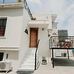 Palia Avli
